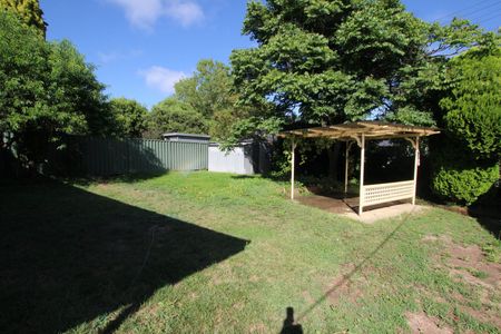 5 Dunlop Street, Hackett ACT 2602 - House For Rent | Domain - Photo 3