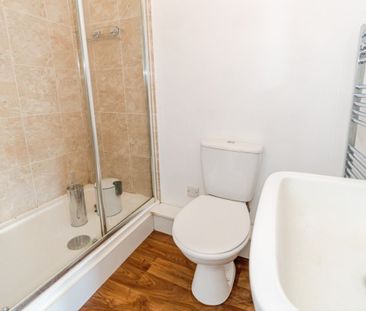 High Street - Photo 4