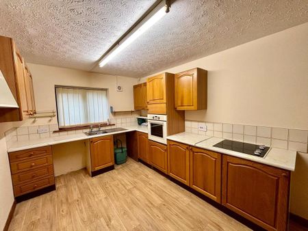 2 bedroom semi-detached house to rent - Photo 4