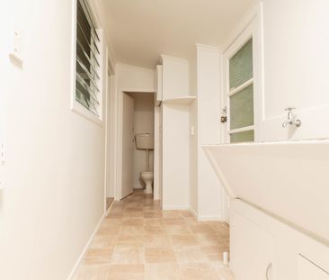 Charming 3-Bedroom Family Home in Birkenhead - Photo 6