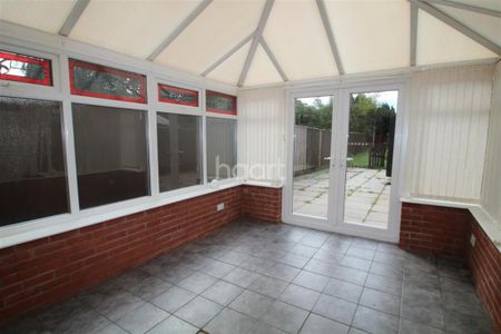 1 bedroom in a house share to rent - Photo 3