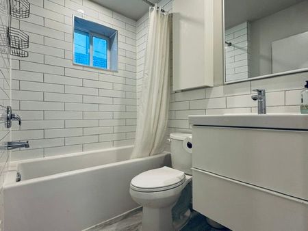 For Lease - 660 1/2 Bloor Street, Toronto, Ontario - Photo 3