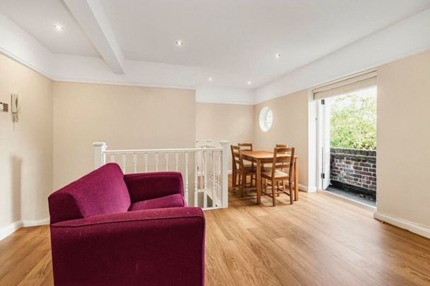Neale Close Hampstead Garden Suburb N2 - Photo 1