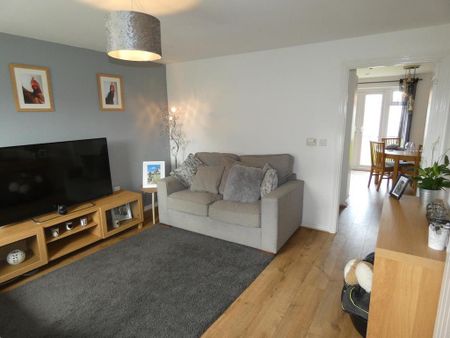 3 bedroom semi-detached house to rent - Photo 3