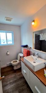 4 ½ St-Rédempteur (Internet et thermopompe inclus) - Photo 3