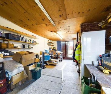 Blewbury Drive, Tilehurst, Reading, Berkshire, RG31 - Photo 1