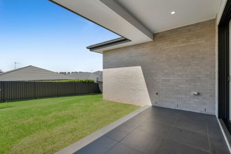 Comfortable Family Home - Photo 4