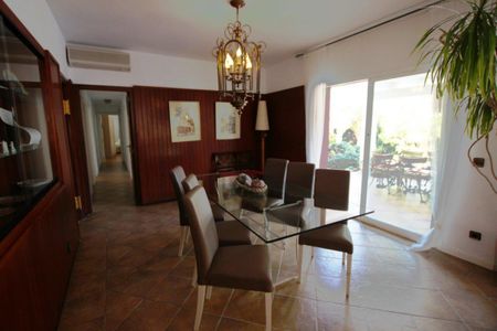 5 Bedrooms Villa in Albir Alicante (Costa Blanca) - Photo 2