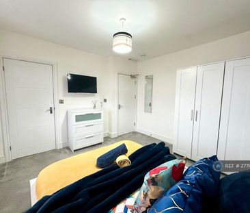 1 bedroom in a house share to rent - Photo 4