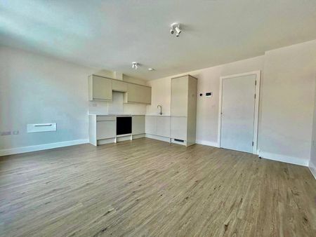 Victoria Road, Farnborough, Hampshire, GU14 - Photo 5