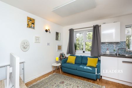 studio to rent Monarch Mews, Streatham - Photo 3