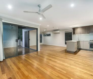 “Dual Living In Prime Location” - Photo 1
