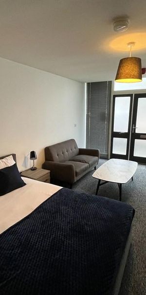 Studio to rent - Photo 1