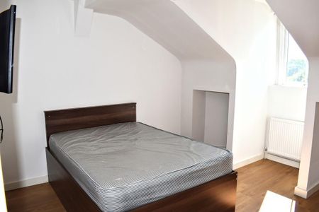 5 bedroom terraced house to rent - Photo 4