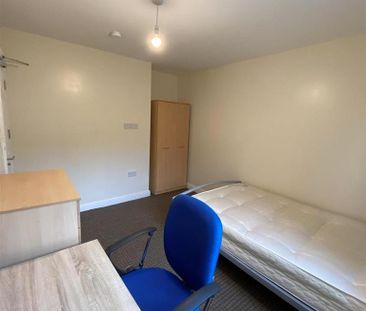 6 bedroom house to rent - Photo 3