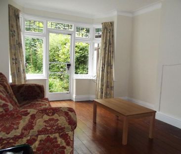 6 bedroom semi-detached house to rent - Photo 2