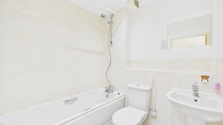 2 bedroom ground floor flat to rent - Photo 5