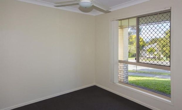 Spacious Home in the Heart of Upper Coomera - Photo 1