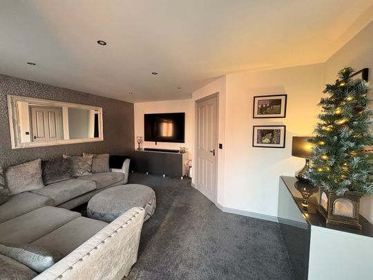 4 bedroom semi-detached house to rent - Photo 1