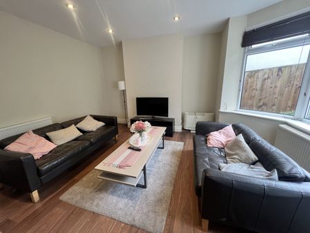 The Turnways - Photo 2