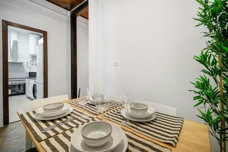 Carrer del Rosselló, Barcelona, Catalonia 08008 - Photo 3