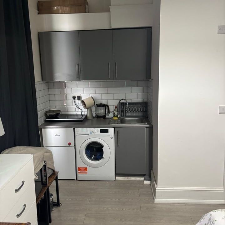 Room in a Shared House, High Road Leytonstone, E11 - Photo 1