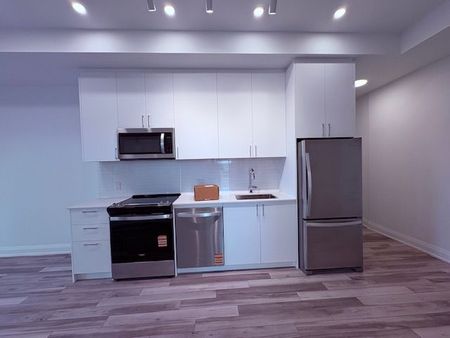 For Lease - 3250 Carding Mill Trail Unit# 512, Oakville, Ontario - Photo 3