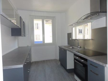 Location Appartement 3 pièces 108m² LE CREUSOT 71200 - Photo 4