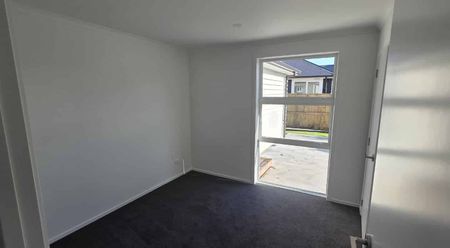 Brand New! - Photo 5