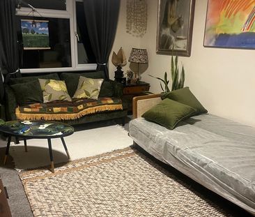 Room in a Shared Flat, Southcoute Road, RG30 - Photo 1