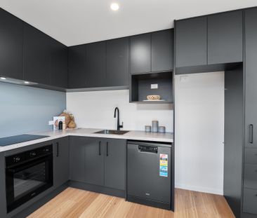 Modern Comfort Meets Easy Living in Riccarton - Photo 4
