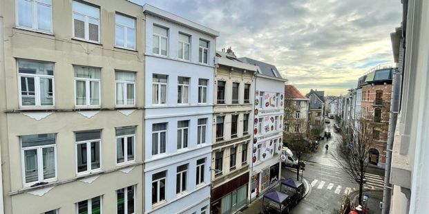 Appartement te huur in Antwerpen voor € 895 met 1 slaapkamer - Foto 1