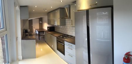 6 bedroom house of multiple occupation to rent - Photo 4