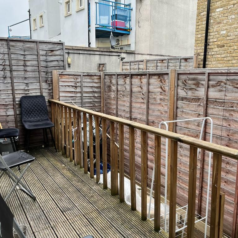 1 bedroom in a flat share to rent - Photo 1