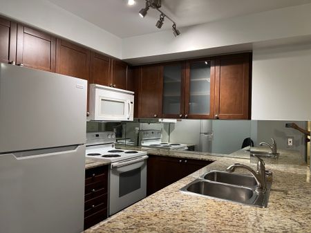 For Lease - 761 Bay Street Unit# 2011, Toronto, Ontario - Photo 5