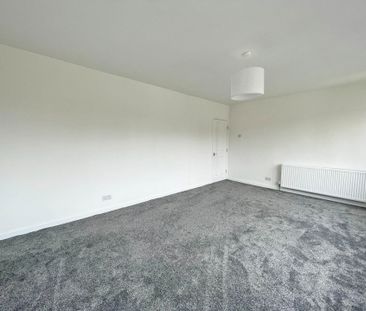 Hollins Road, Oldham - Photo 2