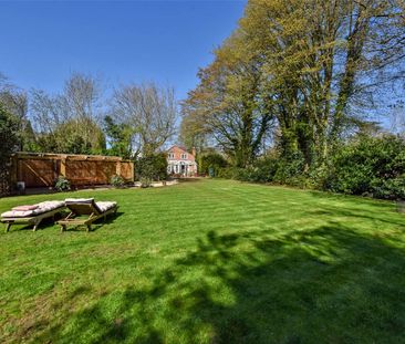 Idyllic detached cottage which is well presented throughout and has... - Photo 3