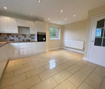 3 bedroom detached house to rent - Photo 4