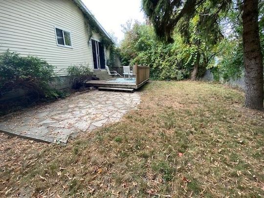 38 Calderwood Drive - Upper - 4 bed, 1 bath - STUDENTS - Photo 1