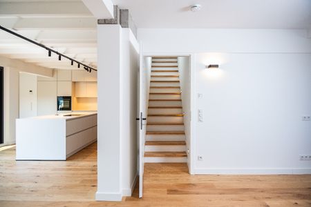 Luxuriöses Penthouse in saniertem Altbau mit Lift und Dachterrasse - Foto 4