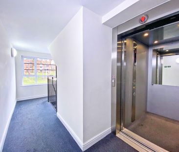 Comet House, Wallis Square, Farnborough, GU14 - Photo 4
