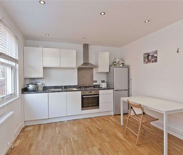 A modern one bedroom apartment in the heart of Guildford town centre. - Photo 5