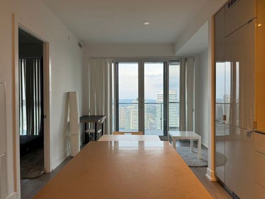 For Lease - 7 Grenville Street Unit# 4206, Toronto, Ontario - Photo 1