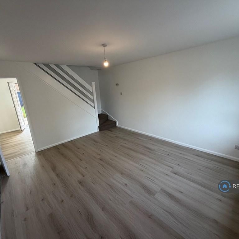 2 bedroom semi-detached house to rent - Photo 1