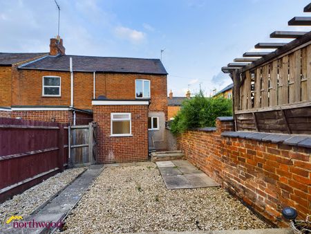 2 bedroom end of terrace house to rent - Photo 3