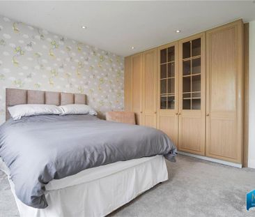 4 bedroom semi-detached house to rent - Photo 5