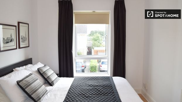 Room for rent in 2-bedroom apartment in Swords in Dublin - Photo 1