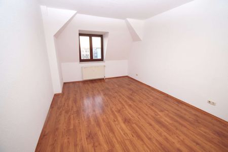 3-Zimmer-DG-Wohnung mit großer Küche, Bad mit Badewanne und Dusche - Photo 4