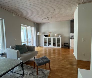 Gavelradhus i natursköna Älta 15 min från city - Foto 2