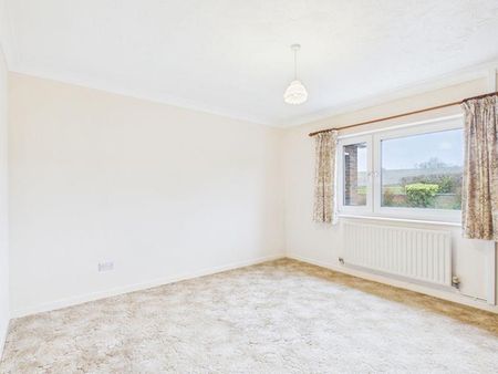 3 bedroom detached bungalow to rent - Photo 4
